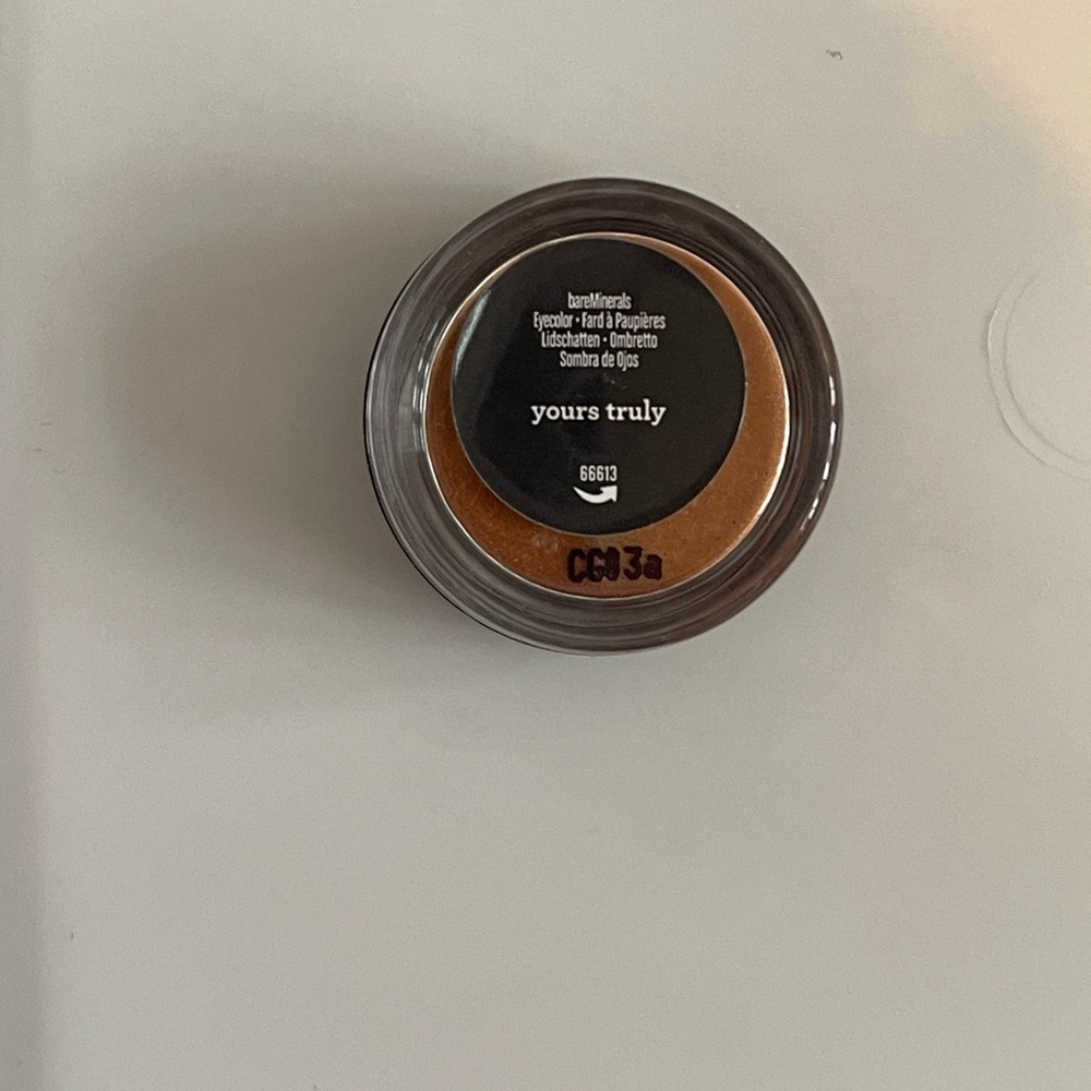 Yours Truly Eyeshadow Pot